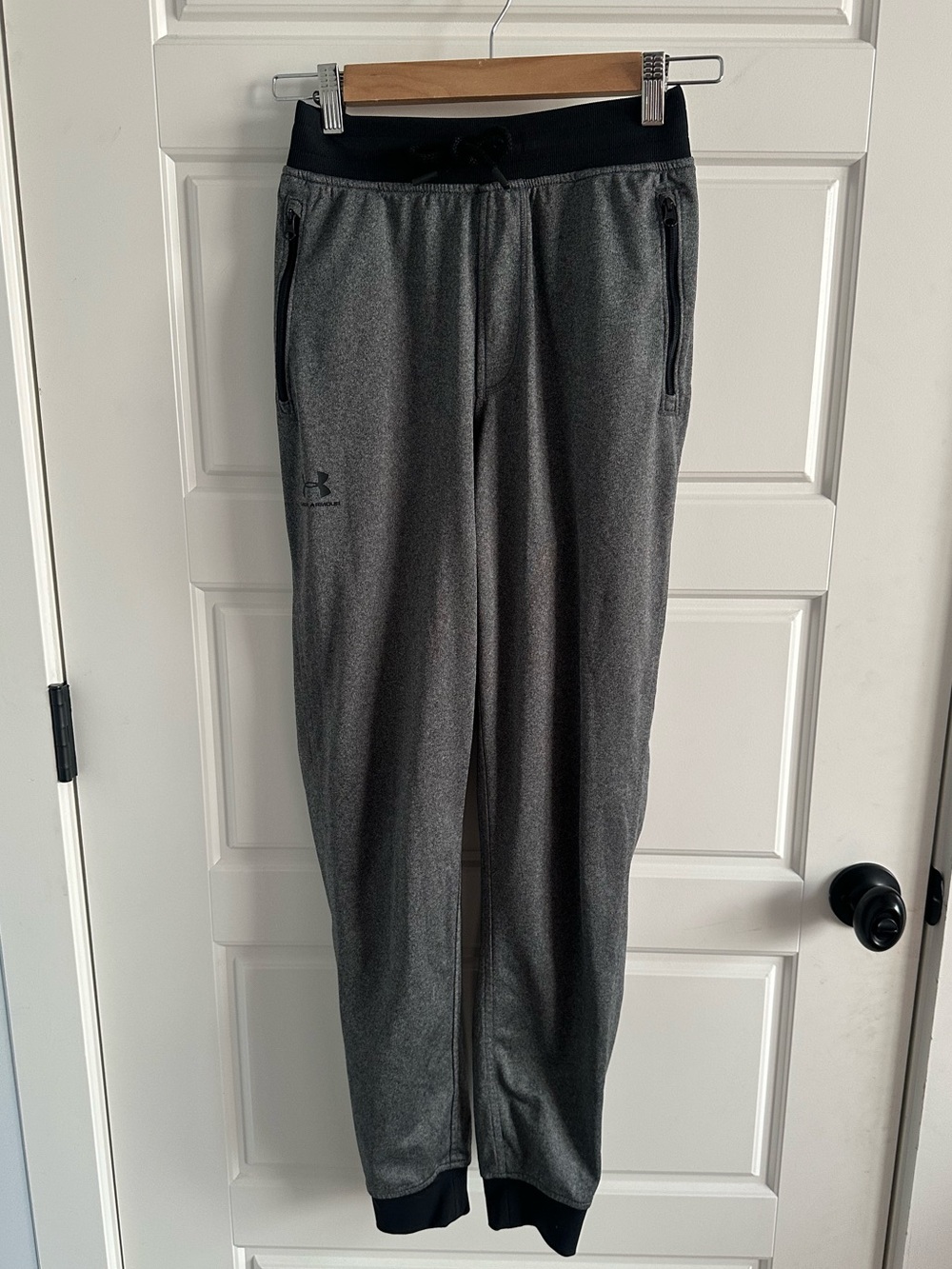 Under Armour Men's Sportstyle Tricot Gray Active Joggers